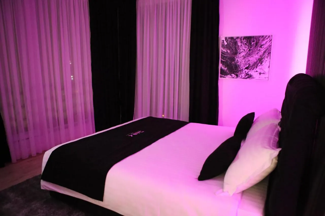 Dark Boutique Hotel Shkoze